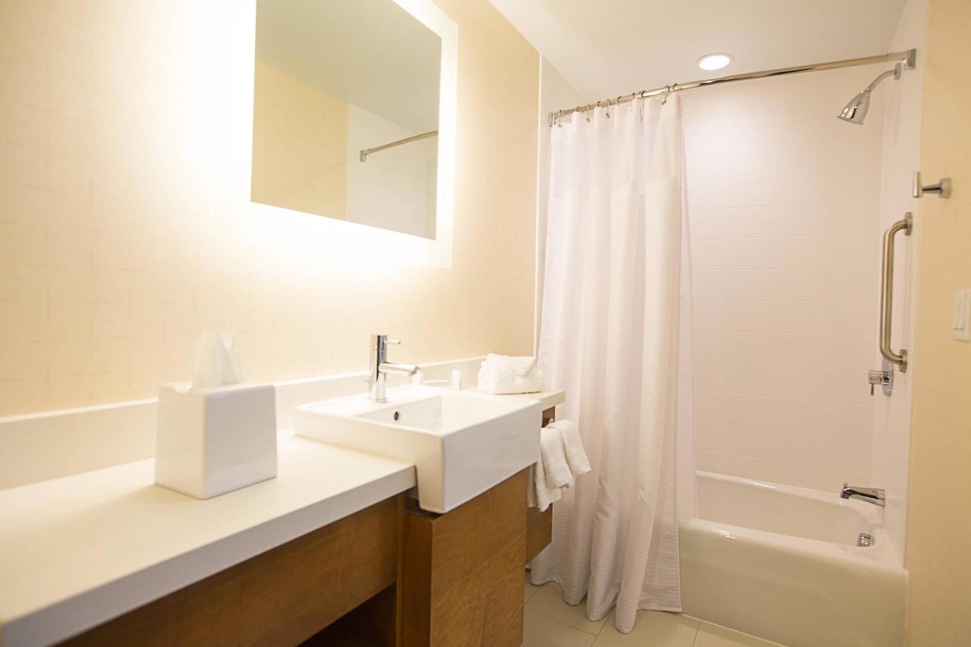 Springhill Suites By Marriott Bloomington Buitenkant foto